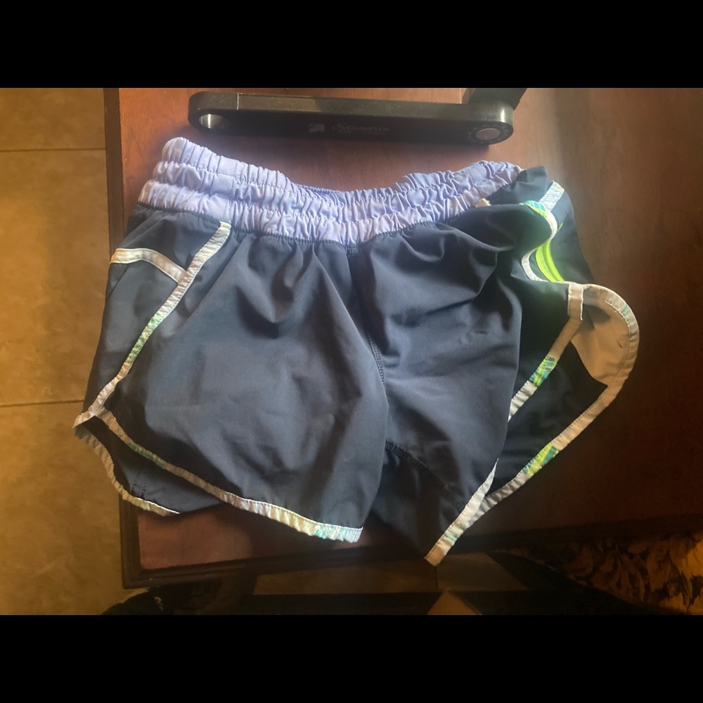 Lululemon tracker shorts